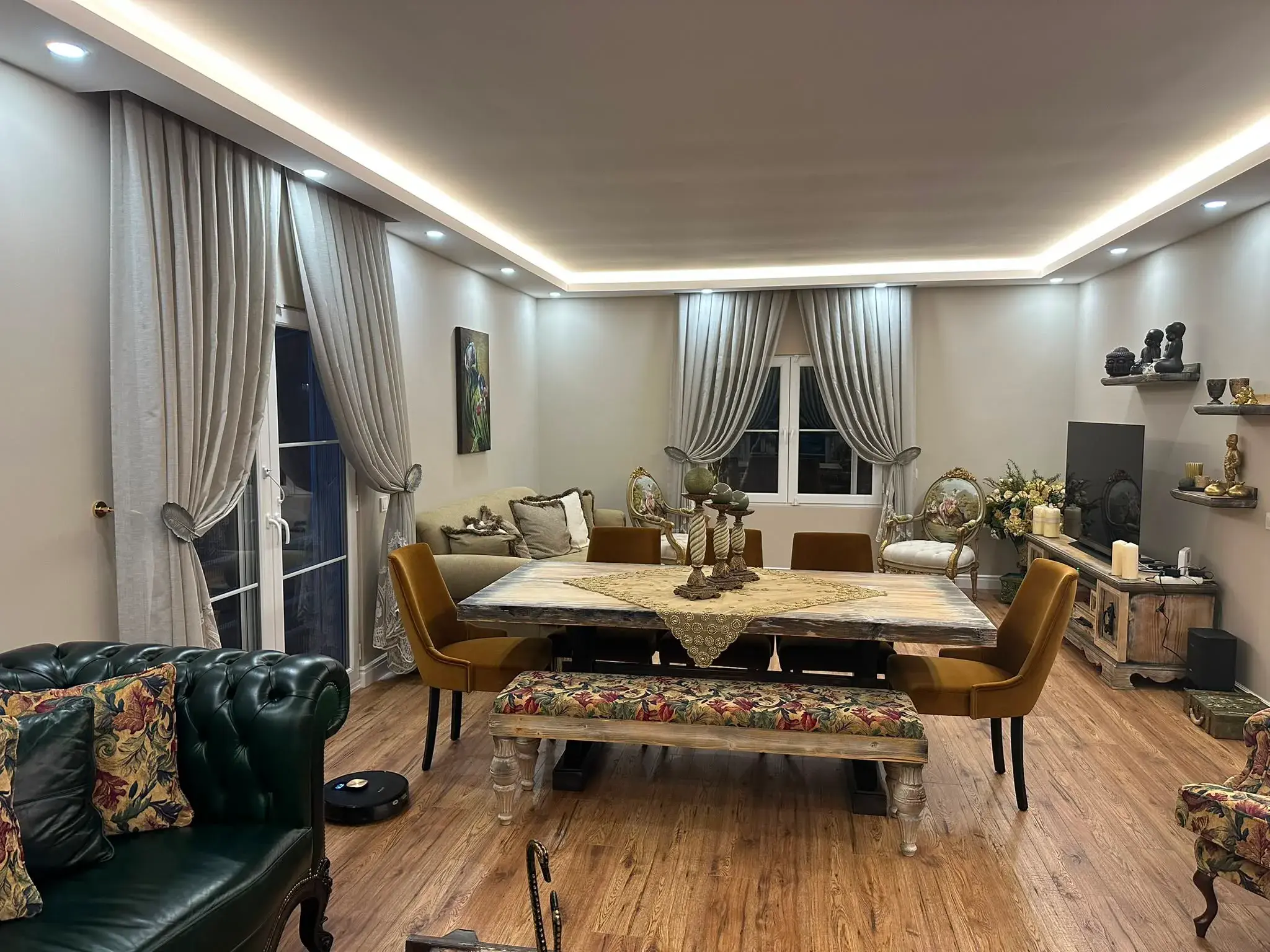 Özel tasarım lüks salon perdeleri